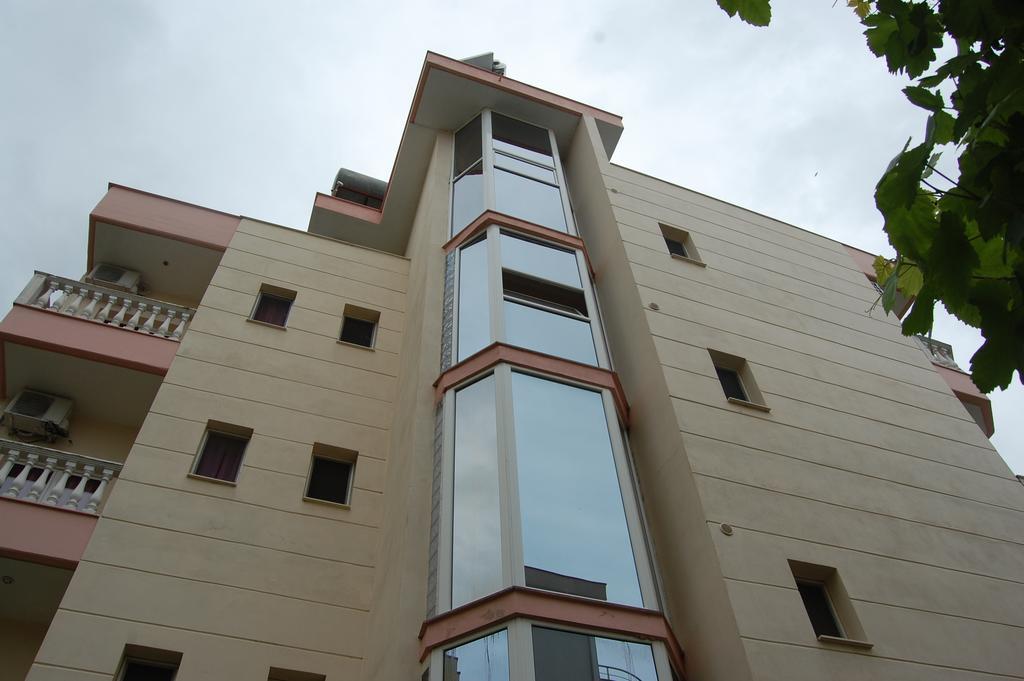 Nuovo Sun Golem Hotell Golem  Exteriör bild